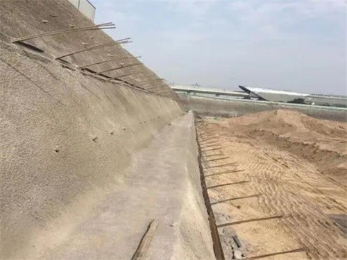 秦都河道边坡加固